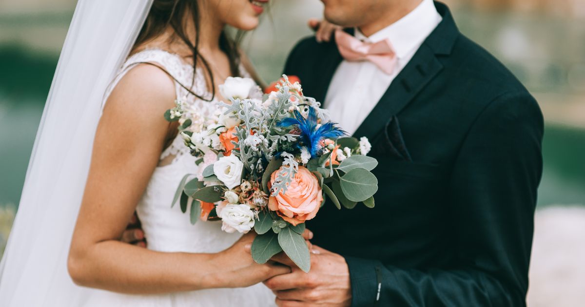 Who Should Pay For What In A Wedding — A Complete Guide For Beginners